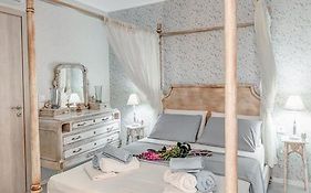 Papalina Suite